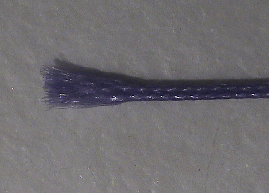 FILATO NON TORTO DI COLORE VIOLA COSTITUITO DA POLIMERO DI ACIDO GLICOLICO (PGA) RIVESTITO DI POLICAPROLATTONE (PCL) E STEARATO DI CALCIO.
IL PRODOTTO HA UNA STRUTTURA MULTIFILAMENTO, VISIBILE UNICAMENTE A MICROSCOPIO, OTTENUTA DALL'INTRECCIO DI NUMEROSI MONOFILAMENTI.
IL FILATO SI PRESENTA IN CONFEZIONE NON ORIGINALE AVVOLTO INTORNO AD UN ROCCHETTO IN PLASTICA.
IL PRODOTTO, PER LE SUE CARATTERISTICHE DI BIODEGRADABILITA' E PER ESSERE BIO-RIASSORBIBILE DAI TESSUTI UMANI VIENE UTILIZZATO IN CHIRURGIA, SPECIALMENTE NELLE SUTURE.