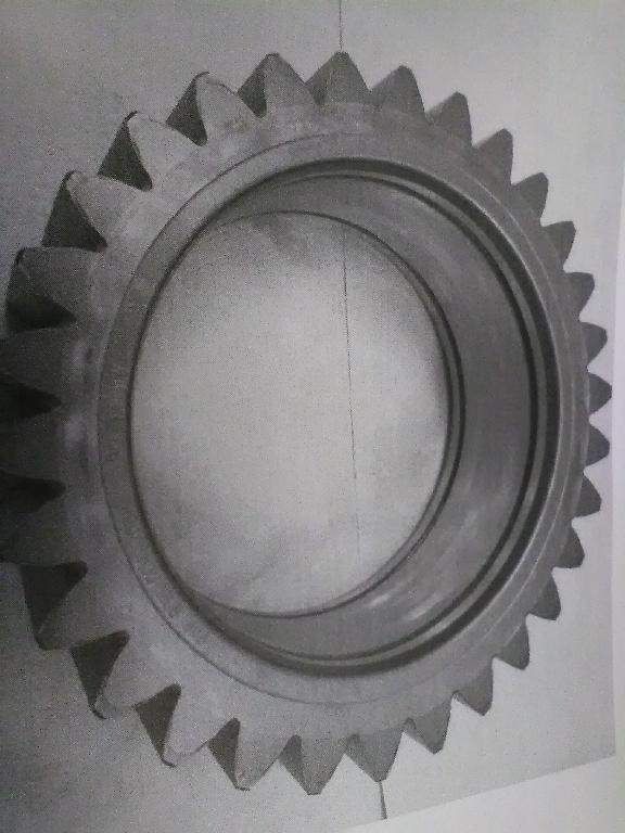 INGRANAGGIO DI ACCIAIO.
L’ARTICOLO, PER DICHIARAZIONE DI PARTE, E’ REALIZZATO IN ACCIAIO ED HA LE SEGUENTI DIMENSIONI: DIAMETRO ESTERNO 172,52 MM, DIAMETRO INTERNO 120 MM, ALTEZZA 72 MM.
SULLA PARTE ESTERNA DELL’INGRANAGGIO (C.D. SATELLITE) SONO PRESENTI 30 DENTI DI MISURA MN=5,25MM.
L’ARTICOLO E’ DESTINATO A FARE PARTE DI UN RIDUTTORE DI VELOCITA’  DI ROTAZIONE.