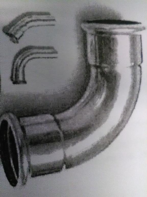 RACCORDO TORNITO IN ACCIAIO.
L’ARTICOLO, PER DICHIARAZIONE DI PARTE, E’ REALIZZATO IN ACCIAIO AL CARBONIO.
IL RACCORDO PRESENTA ALL’ESTREMITA’ UNA CAMERA TOROIDALE ALL’INTERNO DELLA QUALE E’ ALLOGGIATO UN ANELLO DI GOMMA IN EPDM.
L’ARTICOLO, A SECONDA DEL MODELLO, HA UN DIAMETRO DA 15 A 54 MM CIRCA.
IL RACCORDO VIENE FISSATO SUL TUBO MEDIANTE LA PRESSIONE ESERCITATA SULLA CAMERA TOROIDALE DA PINZE ELETTROMECCANICHE.
L’ARTICOLO E’ UTILIZZATO ESSENZIALMENTE NEGLI IMPIANTI DI RISCALDAMENTO.
