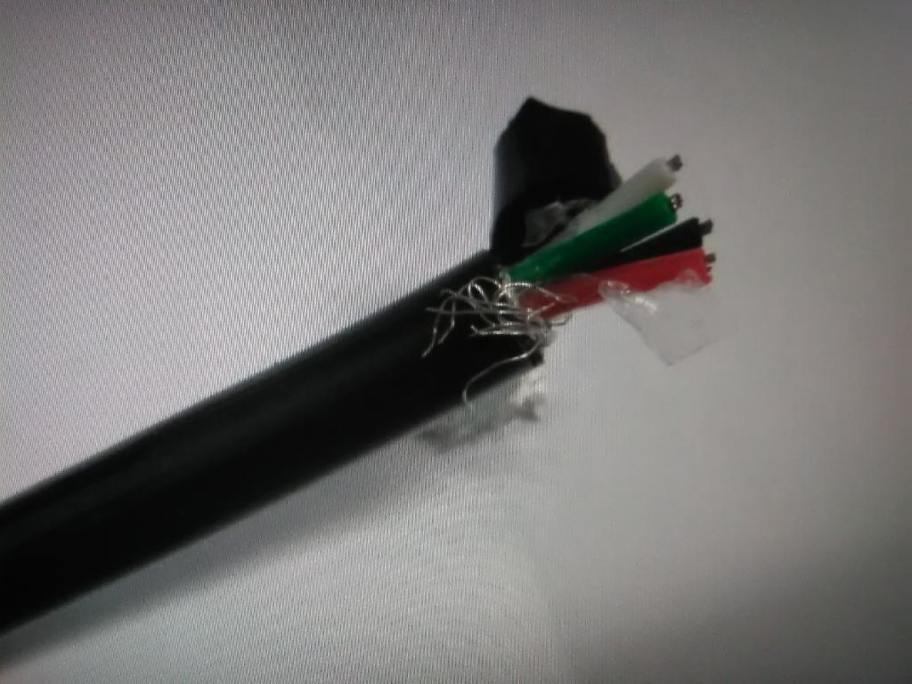 CAVO IN POLITILENE.
IL CAVO HA LE SEGUENTI CARATTERISTICHE: DIAMETRO ISLAMENTO 1,5 MM, TEMPERATURA DI UTILIZZO  DA -20° A + 70°, GUAINA IN PVC LISCIA, MATERIALE DEL CONDUTTORE IN RAME OXYGEN-FREE, DIAMETRO CONDUTTORI 0,15 MM, NUMERO CONDUTTORI 4, TENSIONE DI ESERCIZIO FINO A 280V.
IL CAVO E’ PRESENTATO IN MATASSE.
IL CAVO E’ ADATTO PER IL TRASFERIMENTO DI SEGNALI NELL’AMBITO DI SISETMI DI PESATURA.