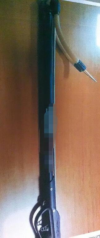 FUCILE SUBACQUEO AD ELASTICO.
IL FUCILE E’ MONOSCOCCA CON FUSTO IN ALLUMINIO.
L’ARTICOLO E’ DOTATO DI UN MECCANISMO DI SGANCIO INOX, SGANCIASAGOLA MECCANICO, COPPIA ELASTICI PARALLELI CON DIAMETRO 14 MM, ASTA IN FERRO  CON DIAMETRO 7 MM.
IL FUCILE, A SECONDA DEL MODELLO, PUO’ AVERE LE SEGUENTI DIMENSIONI: 35, 45, 55, 65 E 75 CM.