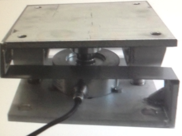 ACCESSORIO PROGETTATO PER L’INSTALLAZIONE DI CELLE DI CARICO A COMPRESSIONE OVVERO PER LE CELLE AL TAGLIO SOTTO SILOS, TRAMOGGE, ECC.
A SECONDA DEL MODELLO L’ARTICOLO PUO’ AVERE DIFFERENTI MISURE.
L’ARTICOLO E’ REALIZZATO IN ACCIAIO INOX ED E’ COSTITUITO DA VARI PEZZI: PIASTRE, DADI, RONDELLE, ECC. NELLO SPECIFICO CI SONO SUPPORTI ADATTI PER IL MONTAGGIO DELLA CELLE DI CARICO A COMPRESSIONE, OPPURE PER LE CELLE AL TAGLIO.
A SECONDA DELL'APPLICAZIONE E DELLA PORTATA DELLA CELLA DI CARICO DA UTILIZZARE IL SUPPORTO PUÒ AVERE DIFFERENTI MISURE.
QUESTI KIT MECCANICI SONO COSTITUITI DALL'ASSEMBLAGGIO DI VARI PEZZI (COME PER ESEMPIO PIASTRE O PIATTI INOX, DADI, RONDELLE, VITI ECC.)