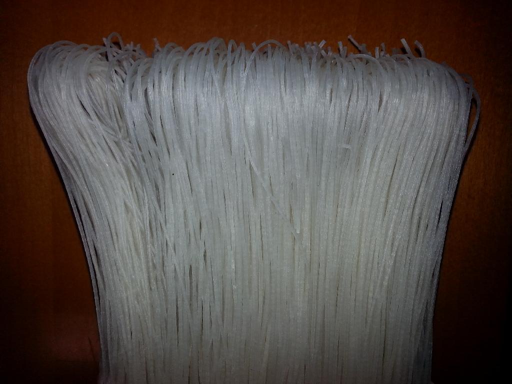 PASTA SECCA CRUDA OTTENUTA, PER DICHIARAZIONE DI PARTE, DA FARINA DI RISO.
IL PRODOTTO E' CONFEZIONATO IN UNA BUSTA DI PLASTICA, SU CUI SONO RIPORTATI, TRA L'ALTRO, DENOMINAZIONE COMMERCIALE, MARCHIO, INGREDIENTI, VALORI NUTRIZIONALI, PESO.