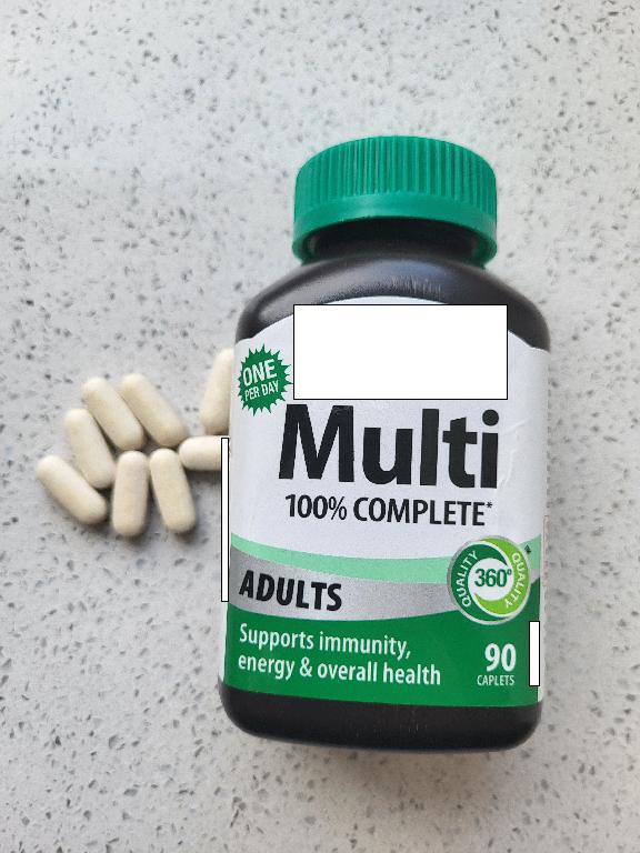 Vitaminai suaugusiems. Pailgos, šviesiai rusvos spalvos kapletės.
Produktas papildo mitybą vitaminais ir mineralinėmis medžiagomis.
Maisto papildo sudėtyje krakmolas/gliukozė sudaro 1,8 % masės, sacharozė/invertuotas cukrus/izogliukozė – 2,1 % masės, pieno baltymų ir pieno riebalų nėra.
Kapletės supakuotos į mažmeninei prekybai skirtą pakuotę po 90   vnt.