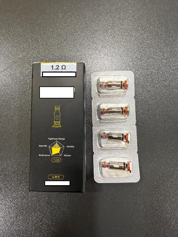 Elektroninės cigaretės komponentas/dalis - kaitinimo šerdis, kuri šildo e-skystį ir paverčia jį garais.
Kaitinimo šerdis yra sudedamoji elektroninės cigaretės dalis ir skirta atitinkamo modelio elektroninėms cigaretėms.
Kaitinimo šerdis pagaminta iš nerūdijančio plieno korpuso, kaitinimo elemento ir organinės medvilnės.
Supakuota mažmeninės prekybos pakuotėse po 4 vnt.