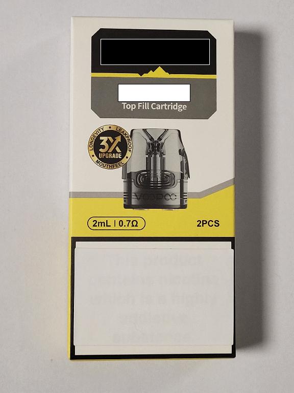 Elektroninės cigaretės kapsulė (POD).
Kapsulę sudaro kandiklis ir plastikinė talpykla su integruotu kaitinimo elementu. Ji skirta e. skysčiui laikyti ir garinti. Kapsulė turi specialias jungtis, leidžiančias ją prijungti prie elektroninės cigaretės maitinimo įrenginio, kuris tiekia energiją kaitinimo procesui.
Kapsulė pateikiama be elektroninių cigarečių skysčio.
Gaminiai supakuoti mažmeninei prekybai skirtose pakuotėse.