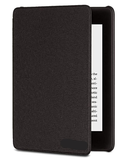 Un étui conçu pour s’adapter parfaitement à un lecteur électronique (e-reader) avec les dimensions ‎suivantes : 175mm x 126mm x 13mm
L’étui enrobe le lecteur électronique, couvrant sa face ‎arrière, ses côtés et sa face avant, afin de le protéger.
La structure interne, qui maintient l’étui en forme ‎est en plastique; le revêtement à l’intérieur est en microfibre et la surface extérieure perceptible à l'œil nu est en cuir.‎