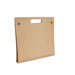 Een assortiment bestaande uit de volgende artikelen met -volgens opgave- de volgende kenmerken:
- bijvoorbeeld bedoeld voor gebruik op kantoor;
- een map vervaardigd van gerecycled karton met afmetingen van 59 x 34,5 cm;
- voorzien van 2 drukknopen van kunststof en een handvat voor het dragen;
- aan de binnenzijde voorzien van een vastgelijmd blocnote met afmetingen van 59 x 34,5 cm, bestaande uit 20 gelinieerde bladzijden van gerecycled papier;
- 1 blokje vastgelijmde post-it blaadjes met afmetingen van 7,3 x 7,3 cm, aan één kant voorzien van een zelfklevende rand;
- 5 blokjes vastgelijmde index-tabs met afmetingen van 1,4 x 8,3 cm, aan één kant voorzien van een zelfklevende rand; 
- een lus voor een balpen;
- een balpen, vervaardigd van karton, voorzien van een drukmechanisme en een vulling met blauwe inkt;
- een vak voor het opbergen van bijvoorbeeld documenten.