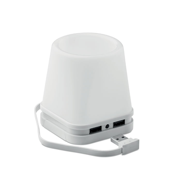 Een combinatie van een zogenoemde USB-hub, een pennenhouder en een verlichtingstoestel met –volgens opgave- onder andere de volgende uiterlijke en technische kenmerken:
- biedt de mogelijkheid om verschillende apparaten door middel van een USB-poort op een
automatische gegevensverwerkende machine aan te sluiten, kan dienen als een opbergbakje voor
bijvoorbeeld pennen en als een lamp;
- een behuizing van kunststof;
- een vierkant basis met afgeronde hoeken;
- voorzien van 4 2.0 USB-poorten, een aan-en/uitknop voor de verlichting, een vaste USB-kabel, een
gootje en een opening voor het opbergen van de USB-kabel en een uitschuifbaar klepje dat dienst
kan doen als telefoonhouder;
- een taps toelopend bakje met een ronde opening voor het opbergen van bijvoorbeeld pennen;
- 4 led-lampjes voor de verlichting;
- in 2 standen instelbare helderheid;
- maximale afmetingen van ongeveer 7 x 7 x 8 cm.
Het artikel is opgemaakt voor de verkoop in het klein in een doosje van karton.