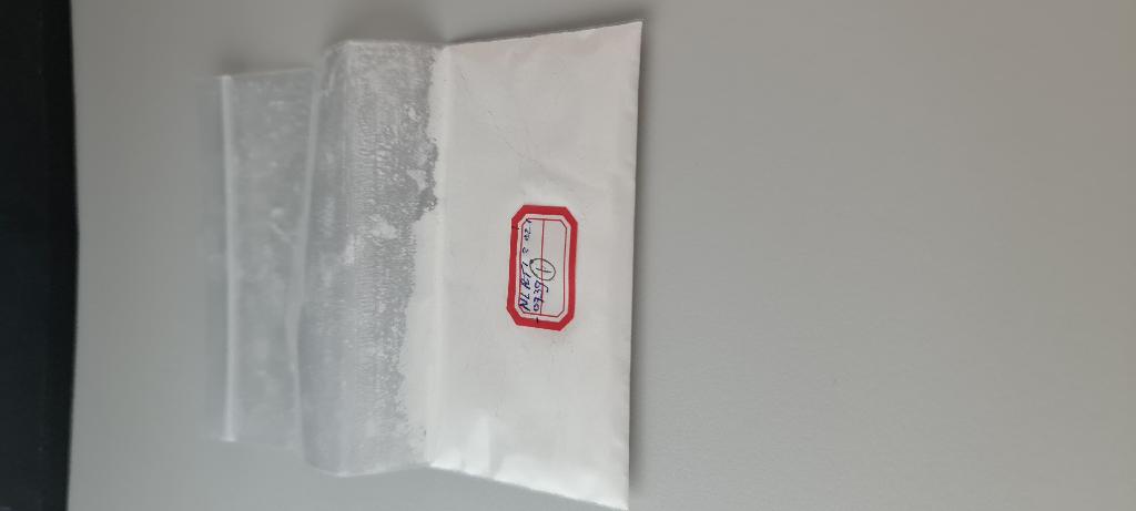 Een voedingssupplement met -volgens opgave- onder meer de volgende ingrediënten en kenmerken:
- in de verschijningsvorm van een wit poeder; 
- beta nicotinamide mononucleotide.
Het product is opgemaakt voor de verkoop in het klein en wordt aangeboden in een kunststof sealbag met een nettogewicht van 50 gram.