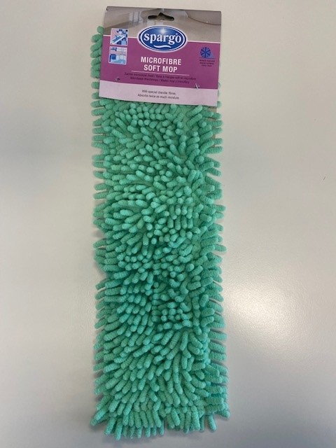 Een microvezel bezemdoek met –volgens opgave- de volgende kenmerken en eigenschappen:
- voor het vegen van vloeren;
- microvezels aangebracht in een grondweefsel;
- de microvezels vormen soepele staafjes met microvezels;
- rechthoekig;
- aan de randen omzoomd;
- links en rechts op de uiteinden voor zien van zakken van weefsel voor het aanbrengen aan een montuur van een bezem;
- van polyester.
Omdat het geheel niet gemonteerd is aan een montuur en ook niet geschikt is om (rechtstreeks) aan een steel te worden bevestigd, vormt het geheel een deel van een bezem.