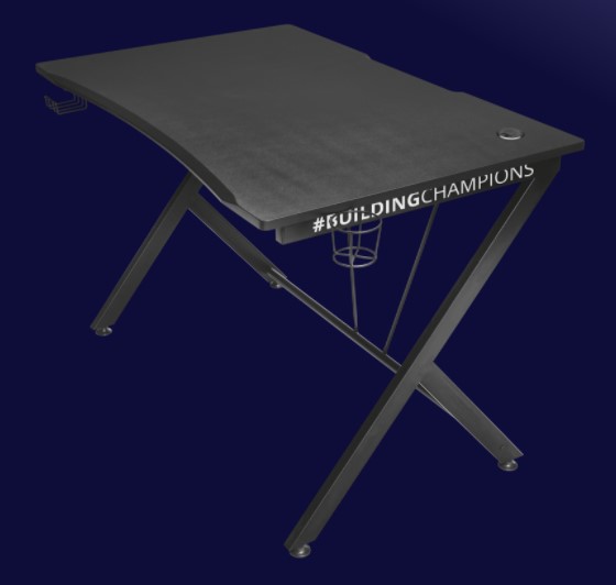 Een zogenoemde gamingtafel met -volgens opgave- onder andere de volgende kenmerken:
- bedoeld om gebruikt te worden als bureau bij het spelen van games;
- een bovenblad vervaardigd van melamine MDF;
- bedekt met een PU-coating aan de bovenzijde;
- een ergonomisch gevormde voorkant;
- een onderstel van onedel metaal;
- in hoogte verstelbare poten;
- een opening voor de doorvoer van kabels en dergelijke;
- afmetingen van 750 x 1160 x 760 mm;
- een gewicht van 19 kg.
De tafel is opgemaakt voor de verkoop in het klein en wordt tezamen verpakt met niet karakterbepalende goederen zoals een bekerhouder, een headsethouder, 2 kabelgeleiders, 2 sets met stickers, installatiemateriaal, een gamingsticker en een gebruikershandleiding.