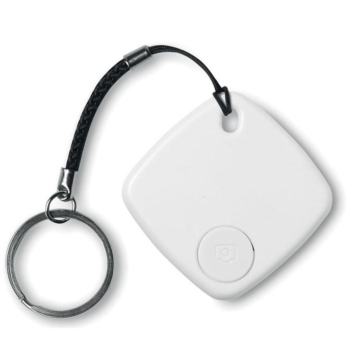 Een zogenoemde Bluetooth sleutelvinder met -volgens opgave- onder andere de volgende uiterlijke en technische
kenmerken;
- voor het lokaliseren van een verloren voorwerp; 

- een behuizing van ABS;
- en radio-ontvang- en zendtoestel;
- ontworpen om een draadloze verbinding te maken met een IOS of Android smartphone via Bluetooth 4.0;
- besturing door middel van een te downloaden App op een smartphone;
- uitgerust met een alarmunit voor het lokaliseren van het verloren voorwerp; 
- de mogelijkheid om op afstand de camera van de verbonden smartphone te bedienen; 
- de mogelijkheid om op afstand een geluidssignaal op de smartphone te activeren; 
- voor bevestiging aan een sleutelbos, portefeuille of bagage met gebruik van de sleutelring; 
- heeft buiten een zoekbereik van 35 m en binnen van 15 m;
- afmetingen van ongeveer 4 x 4 cm.

Het apparaat is opgemaakt voor de verkoop in het klein in een doosje van karton en is tezamen verpakt met niet karakterbepalende goederen zoals een koord met een sleutelring en een handleiding.
