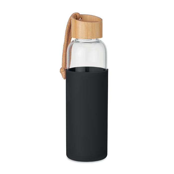 Een glazen fles met -volgens opgave- onder meer de volgende samenstelling en kenmerken:
- vervaardigd van glas;
- langwerpig van vorm met een ronde basis en aan de bovenkant een versmalling met schroefdraad voor het vastmaken van de dop;
- een schroefdop met een binnenzijde van kunststof en een buitenzijde van bamboe met een katoenen lus;
- een flessenhoes van siliconen van ongeveer 14 cm hoog;
- een inhoud van 500 ml;
- met een diameter van ongeveer 6 cm en een hoogte van ongeveer 23 cm.

Verpakt in een kartonnendoos met klepsluiting voor de verkoop in het klein.