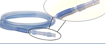 Een zogenoemde swivel handle (draaibare handgreep) met –volgens opgave– onder andere de volgende kenmerken:
- een zuigmond, die op een steriele slang van een vochtafzuigsysteem wordt aangesloten;
- voornamelijk gebruikt bij gynaecologische operaties;
- in een speciale vorm en op maat gemaakt voor een slang met een binnendiameter van 10 mm;
- kan 360 graden gedraaid worden;
- vervaardigd van transparant stevig kunststof.
Verpakt per 20 stuks in een doos.