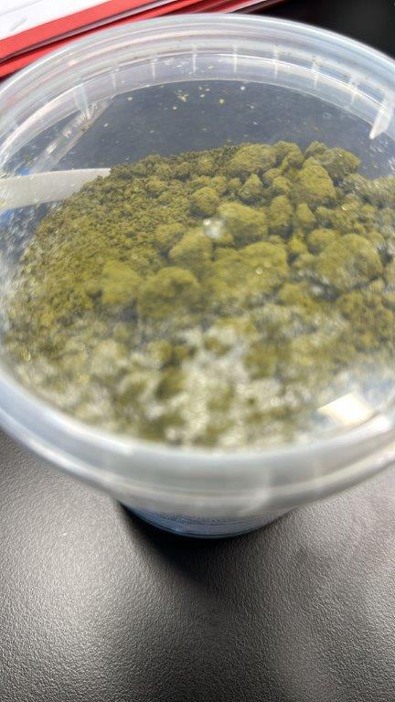 Zogenoemd gemengd hydroxide precipitaat (ruw nikkel hydroxide precipitaat) met -volgens opgave- onder andere de volgende kenmerken:
- een tussenproduct van de (hydro) metallurgische opwerking van erts;
- voor de winning van nikkel, voor toepassing in legeringen, in accu’s, voor galvanisatie of als katalysator;
- niet zijnde een nikkelmatte;
- een groen poeder;
- bevat onder andere nikkel, kobalt, mangaan, magnesium en zwavel.
