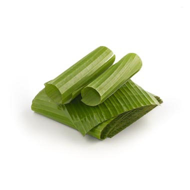 Een gesneden bananenblad met -volgens opgave- onder meer de volgende kenmerken en eigenschappen:
- bestemd als decoratief blad om hapjes op te serveren;
- een blad van de bananenboom;
- groen;
- op maat gesneden, doch niet verder bewerkt.