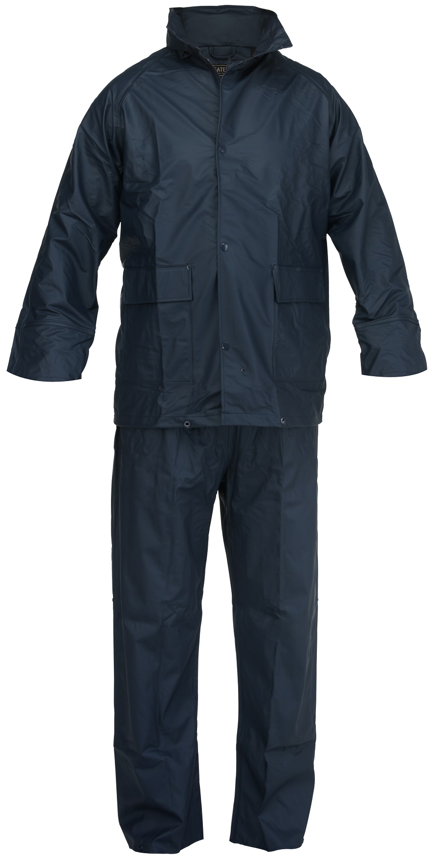 Een zogenoemd regenpak met -volgens opgave- onder andere de volgende kenmerken en samenstelling:
- bestemd als kleding om te beschermen tegen weersinvloeden zoals wind en water;
- het regenpak bestaat uit een broek en jas van dezelfde textielstof;
- vervaardigd van een weefsel van synthetische garens (polyester);
- niet met het blote oog zichtbare coating van polyurethaan;
- de jas:
-- aan de voorzijde voorzien van een volledig deelbare opening  met rits;
-- voorzien van een flap met drukknopen, links over rechts sluitend en 2 zakken met afdichtflap;
-- voorzien van lange mouwen;
-- in de kraag zit een ritssluiting om de capuchon in op te bergen;
- de broek:
-- voorzien van 2 steekzakken;
Het geheel is opgemaakt voor de verkoop in het klein in een zakje van dezelfde textielstof en is in meerdere maten en kleuren te verkrijgen.