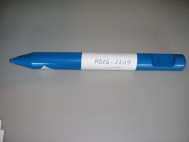 "Cone Rod", een massieve ronde stalen beitel, met een lengte van ongeveer 46 cm en een diameter van 45 mm, voorzien van een conische kop, speciaal ontworpen en alleen geschikt om te worden gebruikt in een bepaalde type hydraulische hamer. In de beitel is een uitsparing van ongeveer 65 mm aangebracht om deze in de betreffende hydraulische hamer te monteren. De beitel is aan te merken als verwisselbaar gereedschap.