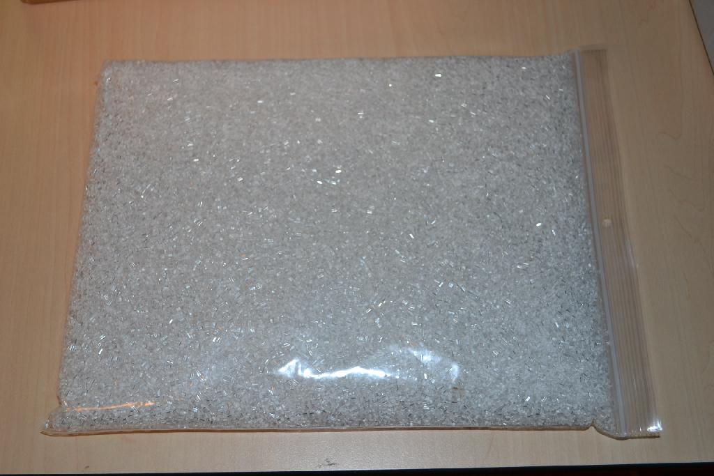 Een acrylpolymeer in primaire vorm met -volgens opgave- onder meer de volgende kenmerken:
- een zilverkleurige korrel;
- een polymerisatieproduct;
- van copolymeer van acrylonitril, butadieen en styreen (ABS);
- van methyl methacrylaat (MMA).