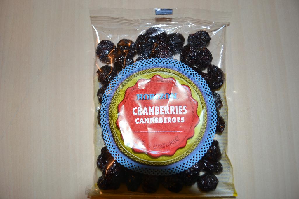 Cranberries met onder meer de volgende ingrediënten:
- cranberries;
- appelsapconcentraat;
- zonnebloemolie.
De bessen worden aangeboden in bulkdozen van 11,34 kg dozen.
Door de toevoeging van appelsapconcentraat en zonnebloemolie, kan het product niet meer onder hoofdstuk 8 van de gecombineerde nomenclatuur worden ingedeeld.