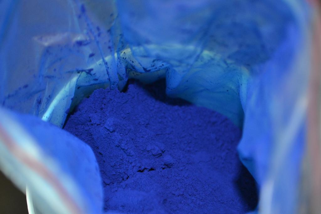 Een synthetische organische kleurstof, met onder meer de volgende kenmerken:
- een blauw pigment poeder;
- een organische pigmentstof;
- voor toepassing in inkt, verf, plastic, rubber en textiel. 
De kleurstof C.I. Pigment Blue 15 bestaat uit koper(II)-ftalocyanine en komt voor in verschillende kristalstructuren. Elke kristalstructuur geeft het pigment een andere kleur en stabiliteit. De verschillende kristalstructuren worden onderscheiden door een numeriek achtervoegsel in de naam (:0 tot :6).