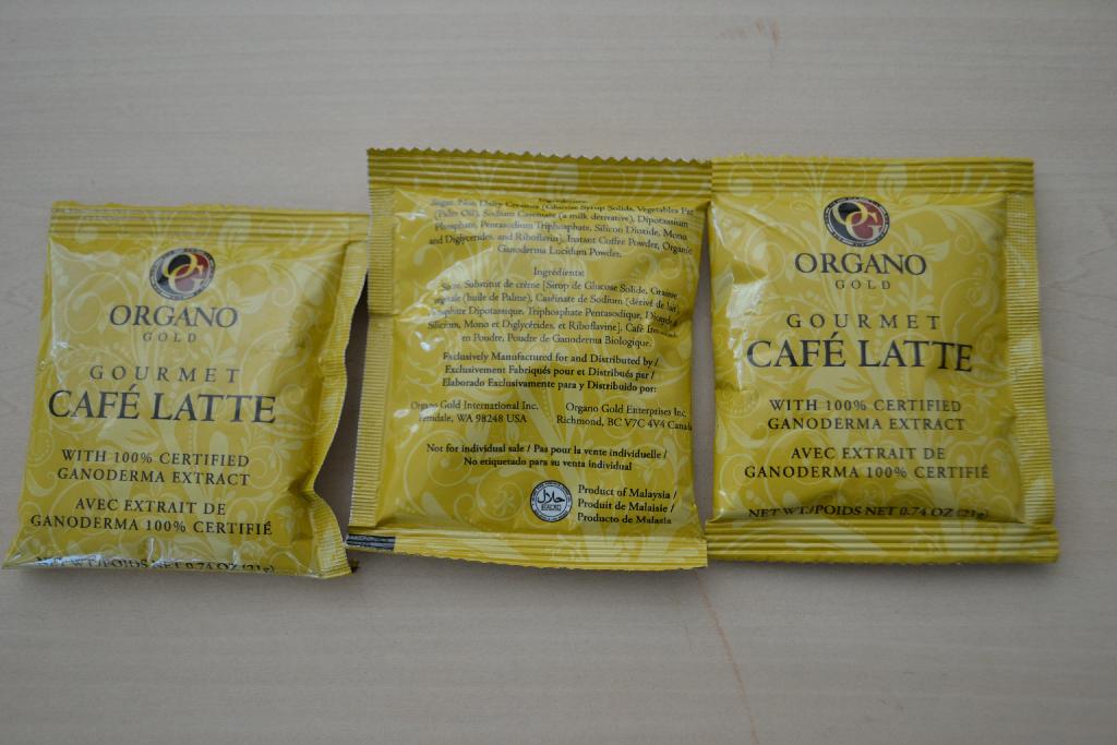Een preparaat op basis van extracten, essences of concentraten van koffie, met -volgens opgave- onder andere de volgende kenmerken en ingrediënten:
- in de vorm van een poeder;
- voor menselijke consumptie;
- suiker;
- glucosesiroop;
- palmolie;
- caseinaat;
- instant koffie;
- ganoderma poeder.
Het product is volledig oplosbaar in water en is opgemaakt voor de verkoop in het klein in een zakje met een inhoud van 21 gram in een kartonnen doos met een inhoud van 20 zakjes.