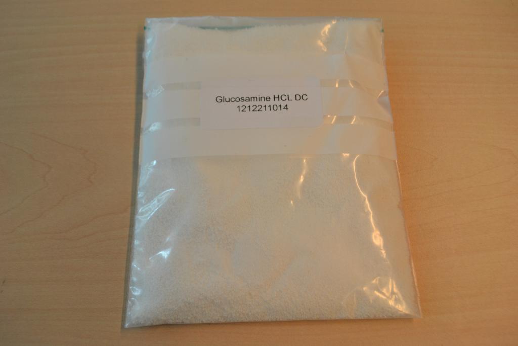 Een wit poeder bestaande uit onder meer:
- glucosamine hydrochloride.
Het product wordt aangeboden in drums van 25 kg.