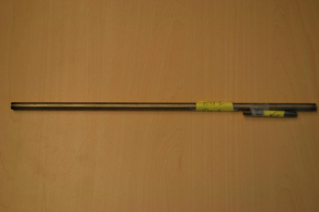 Een matte cermet staaf met –volgens opgave- onder meer de volgende kenmerken en eigenschappen:
- een grijze ronde staaf;
- van wolfraamcarbide;
- de staven worden in verschillende afmetingen en diameters aangeboden.
De staaf is geen voorwerp voor gereedschap zoals bedoeld bij GS-post 8209 van de gecombineerde nomenclatuur.
De staaf wordt aangemerkt als een werk van cermets zoals bedoeld bij GS-post 8113 van de gecombineerde nomenclatuur.