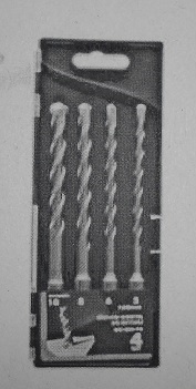 Zestaw 4 wierteł do betonu i kamienia o wymiarach 5, 6, 8, 10x160 mm, wykonane ze stali stopowej. Rdzeń o wzmocnionej geometrii cięcia węglika gwarantujący agresywny efekt rozbiórki.  Zestaw wierteł zapakowany w etui z tworzywa sztucznego.