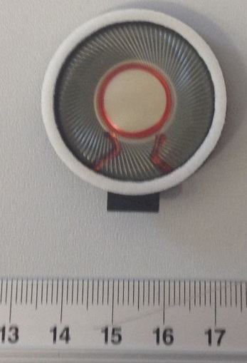 Przetwornik elektroakustyczny, stosowany jako sygnalizator o wymiarach (średnica x wysokość) 36 mm x 5 mm. Zakres częstotliwości znamionowej 200-20000 Hz.  
Decyzja wydana powtórnie w miejsce WIT numer PL-WIT-2014-00467.
