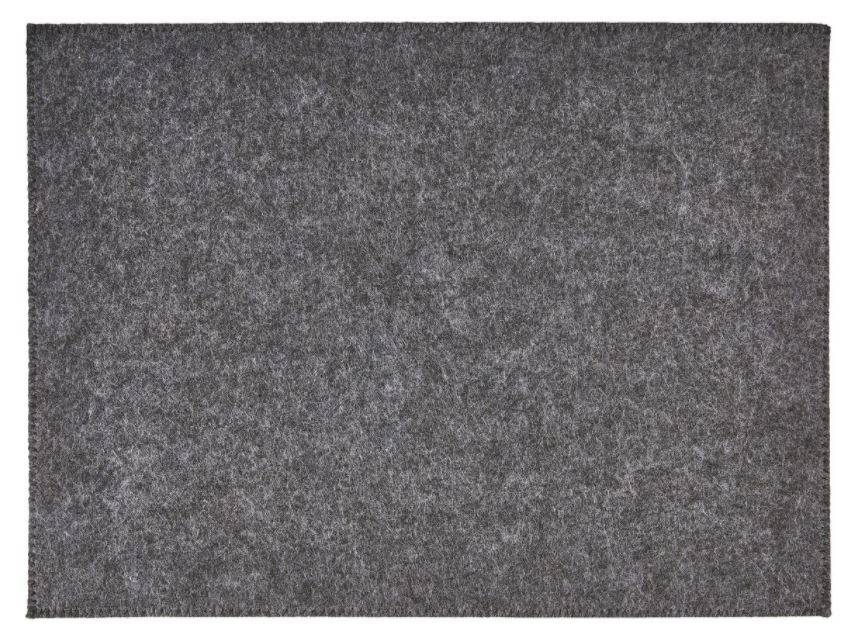 Podkładka na stół o wymiarach 33 x 45 cm. Produkt wykonany jest z filcu (100% poliester). Brzegi podkładki przycięte i obrębione nicią. Dostępne kolory: odcienie szarości oraz beżu. Produkt pakowany w kartony po 36 sztuk.