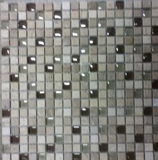 Mozaika wykonana z kostek o wymiarach 14 x 14 mm, o grubości 8 mm. W skład mozaiki wchodzą kostki szklane i kostki kamienne (wapień numulitowy). Największą powierzchnię stanowią kostki kamienne (ok. 79%). Kostki szklane są od spodu malowane farbami. Elementy umieszczone są na podłożu – siatce z tworzywa sztucznego i połączone z nią za pomocą kleju żywicznego. Tworzą mozaikę o wymiarach ok. 300 x 300 mm, o grubości 8 mm. Mozaika stosowana jest jako materiał do wykładania ścian wewnątrz pomieszczeń. Pakowana w kartony zbiorcze.

WIT wydana powtórnie w miejsce decyzji nr PL BTI WIT-2018-000694 z dnia 28.06.2018 r.