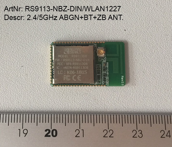 Combo moduł do transmisji danych Bluetooth, WiFi i ZigBee w sieciach bezprzewodowych typu mesh, cluster tree. Obsługuje pasmo 20 i 40 MHz. Produkt przystosowany do montażu powierzchniowego. Moduł przeznaczony jest do tworzenia połączeń bezprzewodowych w różnych systemach i urządzeniach elektronicznych, m.in. w automatyce domowej, telemetrii, monitoringu przemysłowym, urządzeniach medycznych, telefonach Voice over WiFi.