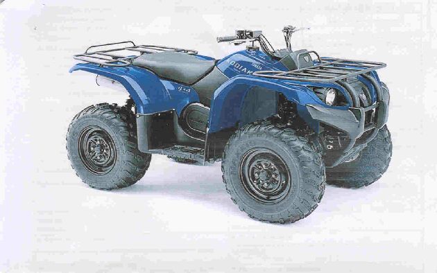 Nowy, czterokołowy pojazd terenowy typu Quad, z napędem na wszystkie koła (4WD), z rurowym szkieletem podwozia, wyposażony w siodełko i kierownicę typu motocyklowego. Pojazd napędzany jest jednocylindrowym (czterosuwowym) silnikiem z zapłonem iskrowym, chłodzonym cieczą, o pojemności 401 ccm. Pojazd zaopatrzony jest w rozrusznik elektryczny/mechaniczny, automatyczną skrzynię biegów z biegiem wstecznym, a napęd przenoszony jest na koła za pośrednictwem wałów i mostów. Hamulce przednie i tylne tarczowe hydrauliczne. Pojazd przeznaczony dla jednej osoby. Wymiary (długość x szerokość x wysokość): 2000 x 1100 x 1120 mm. Masa własna 262,18 kg. Oświetlenie: dwa reflektory i światło stopu.