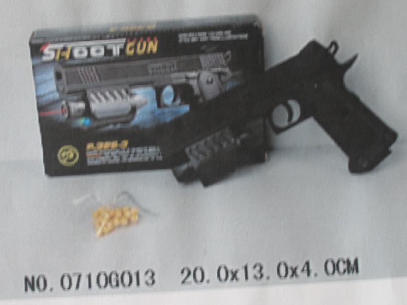 Pistolet sprężynowy wykonany z tworzywa sztucznego, strzelający jednorodnymi kulkami z tworzywa sztucznego o średnicy 6 mm. Wyrzut  kulki z pistoletu następuje na skutek zwolnienia silnego mechanizmu sprężynowego napinanego ręcznie przed każdym wystrzałem poprzez tzw. przeładowanie. Maksymalny zasięg strzału wynosi 50 m. Pistolet  pakowany jest w worek z tworzywa sztucznego lub pudełko kartonowe. Opakowanie zawiera również około 20 sztuk amunicji - kulki z tworzywa sztucznego o średnicy 6 mm oraz opcjonalnie celownik laserowy lub latarkę - przeznaczone do zamontowania na pistolecie.