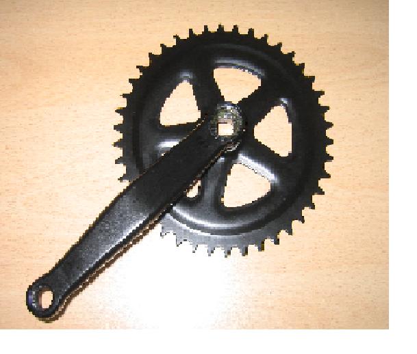 Niekompletny mechanizm korbowy roweru, składający się z jednego lub kilku łańcuchowych kół zębatych zamocowanych do prawej korby (ramienia).