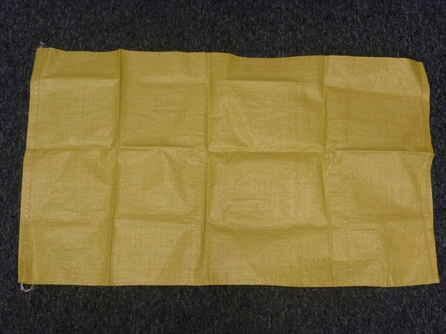 Worek wykonany z tkaniny polipropylenowej lub polietylenowej niepowlekanej (o szerokości pasków nieprzekraczających 5 mm). Dostępny w rozmiarach od 40 x 60 cm do 80 x 180 cm. Przeznaczony do pakowania towarów. Prezentowany zbiorczo w balotach po 500 lub 1000 sztuk.