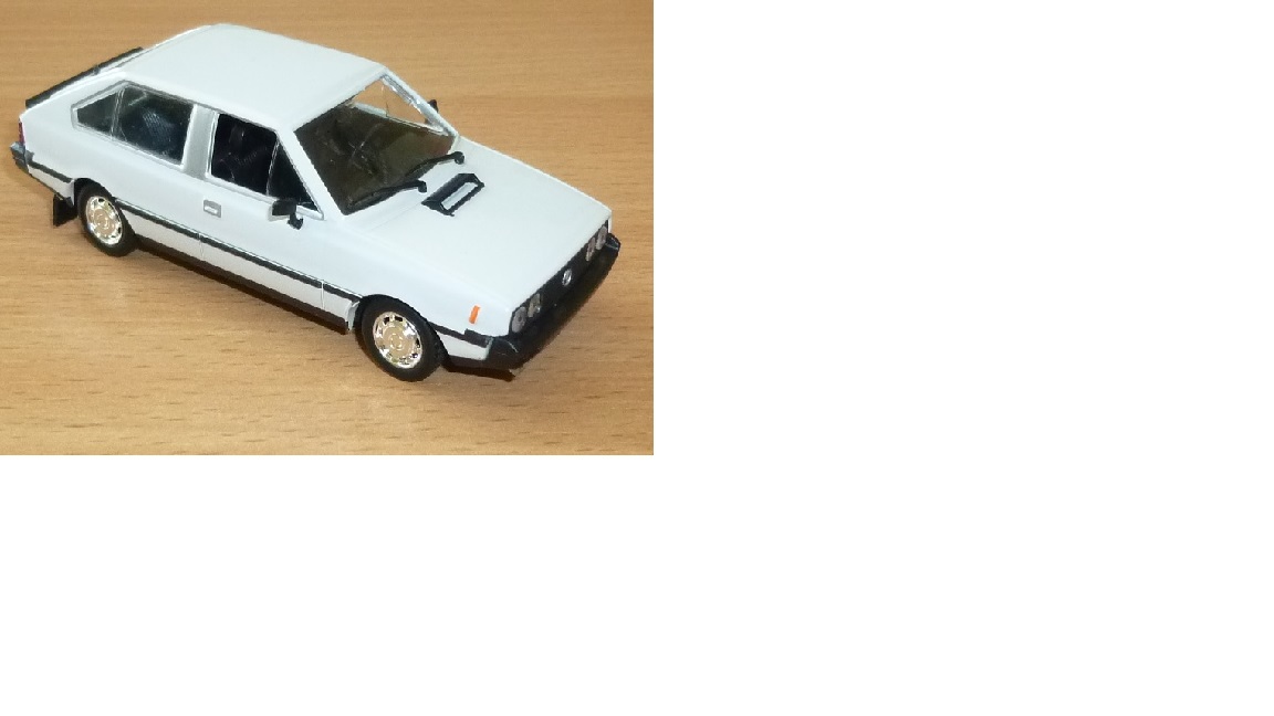 Model samochodu w skali 1 : 43 zapakowany w uformowane do kształtu modelu sztywne opakowanie z przezroczystego tworzywa sztucznego. Karoseria modelu wykonana jest z metalu (ZAMAC), opony z gumy, a pozostałe części składowe z tworzywa sztucznego. Jest to model kolekcjonerski, przeznaczony dla osób powyżej 14. roku życia.