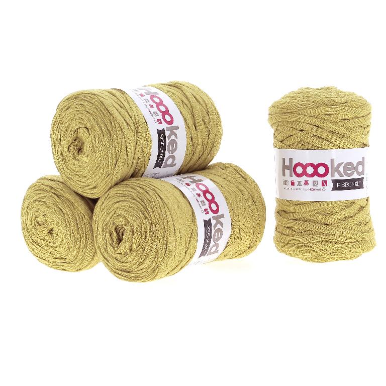 Tecido de malha tubular em algodão (80%) e outras fibras têxteis (20%) de largura não superior a 30cm e inacabado nas extremidades. 
Os fios são tingidos e apresentam um título de 21 384 Decitex.
Apresentam-se em bobinas com o peso total de 250 gr. e as dimensões de 9x16x9cm.
A mercadoria destina-se a manualidades em crochet.