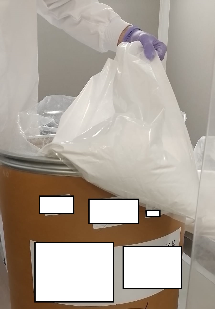 Alpha-Ketophenylalanine calcium 
CAS: 51828-93-4 
Sinónimos: Calcium-2-oxo-3-phenylpropionate; Calcium Bis(3-phenylpyruvate) 

O produto apresenta-se sob a forma de pó, a granel, em barricas de 30 kg.
Substância ativa para produção de medicamentos.