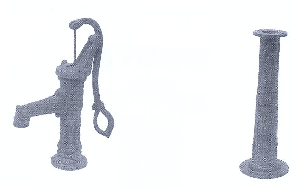 Conform descrierii solicitantului şi a imaginii ataşate, produsul reprezintă o pompă manuală din fontă nemaleabilă cu flanşă rotundă şi suport, pentru apă. Nu este echipată cu elemente acţionate electric, utilizarea acesteia se face cu ajutorul unui mâner care acţionează un piston interior prevăzut cu garnitură de cauciuc. Compoziţia materialului: carbon 3,9%, siliciu 1,85%, magneziu 0,56%, fosfor 0,06%, sulf 0,045%. Are culoare neagră, capacitate de 28 L/min, diametrul de 75 mm, înălţime 64 cm, greutate 13,2 kg.