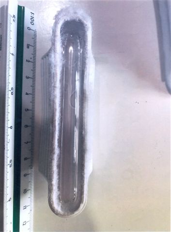 Produsul este prezentat sub formă ambalată pentru vânzarea cu amănuntul câte o bucată aplicator din plastic prevăzut cu două mânere şi o zonă cu material neţesut (conform imaginii). În interior există o fiolă de sticlă care conţine 8 ml soluţie pentru tratament sticlă. Fiola se sparge în momentul strângerii între degete a aplicatorului iar lichidul conţinut este depus cu ajutorul materialului neţesut pe suprafaţa de tratat. Suprafeţele de tratat sunt cele din sticlă (parbrize auto) după care suprafaţa devine hidrofobă (antiploaie).
Aplicatorul are dimensiuni de 120mm x 33mm. Aplicatorul din plastic este de unică folosinţă.
Compoziţia soluţiei conţinute în fiolă: distilate de petrol.