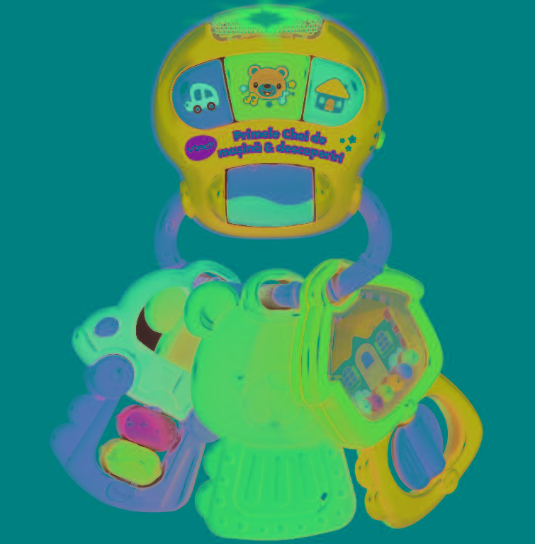 Conform informatiilor puse la dispozitie de catre solicitant si fotografiei anexate, produsul reprezinta o jucarie sub forma de breloc cu butoane colorate interactive. Acesta are atasate chei de jucarie sub diverse forme. Prin apasarea buoanelor/scuturarea cheilor se pot auzi cântecele, fraze, muzica si efecte sonore. Ansamblul este confectionat din plastic. Produsul este alimentat cu 3 baterii LR44.