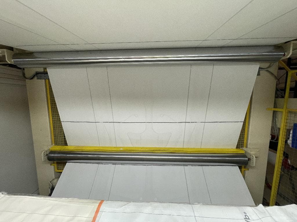 Produsul reprezintă o rola de tesatura dubla care are imprimata o multitudine de saci airbag nedecupati. Sacii sunt tesuti prin cusatura dubla a materialului. Ulterior aceștia vor fi decupati cu laser pe forma deja marcata prin tesere nefiind necesara coaserea pe margini a acestora. Sacii sunt siliconati, dar pot fi si nesiliconati. 
În final se va atasa doar o catarama metalica care ajuta la fixarea acestora.