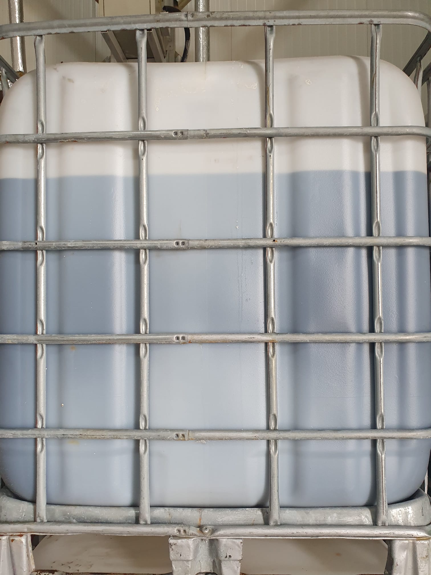 Conform informatiilor puse la dispozitie de solicitant, produsul reprezinta un ingrasamant chimic cu azot (19% raportat la produs), sub forma lichida, folosit in agricultura, prezentat vrac sau in containere IBC, care contine si alte materiale anorganice precum si extracte vegetale (stimulatori de crestere).