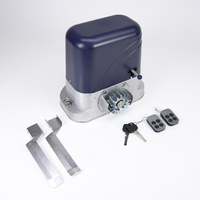 Conform descrierii solicitantului și a fotografiei publicate în baza de date, produsul reprezintă un set condiționat pentru vânzarea cu amănuntul, format dintr-un motor electric rotativ, două telecomenzi, două chei, dibluri de montaj și două pârghii limitatoare de cursă.  Motorul este utilizat pentru automatizarea porților autoportante. Pe capătul axului motorului electric se află o roată dințată care acționează o cremalieră montată pe poartă. Motorul nu este prevăzut cu un reductor. Se alimentează la o tensiune de 230V, curent alternativ monofazat și are o putere de 350W. Este amplasat într-o carcasă rezistentă la intemperii. Cheile permit deblocarea mecanică a motorului pentru a deschide sau închide manual poarta. Motorul este prevăzut cu un modul electronic de comandă. Prin intermediul telecomenzilor se poate porni sau opri motorul. Cele două pârghii reprezintă limitatoare de cursă și se montează pe cremaliera dințată, pe capetele porții și opresc motorul din funcționare la deschiderea și închiderea porții.