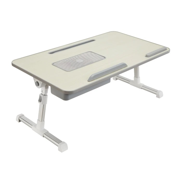 Conform informațiilor și imaginilor puse la dispoziție de solicitant, produsul reprezintă un suport pliabil pentru laptop, construit dintr-un blat de lemn (MDF sau pal melaminat), fixat pe un suport de sprijin metalic, din aluminiu sau din fier.
Blatul de lemn are formă dreptunghiulară, cu colțuri rotunjite și suprafețe melaminate și este mărginit de cant din plastic. Are încorporat un ventilator de răcire a dispozitivelor și este prevăzut cu un sertar din plastic pentru depozitarea obiectelor de mici dimensiuni precum și cu elemente functionale din plastic. Astfel, pentru funcționarea produsului, blatul are o importanță mai mare decât suportul metalic.
Suportul metalic are înălțime reglabilă, este fixat cu holșuruburi  sub  blatul din lemn si conține elemente de montaj din material plastic.
Specificatii tehnice:
Înaltime ajustabila intre (cm) - 24,3 – 36 
Lățime (cm) -     60
Adâncime intre (cm)  –  34 - 60