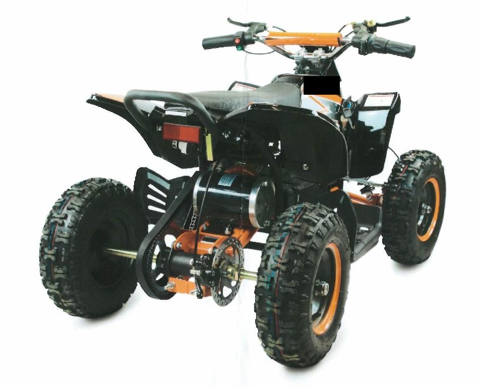 Ny terränghjuling (ATV)
Fyrhjuligt motorfordon försett med en sittyta, fotstöd och ett styre. Enligt uppgift drivs fordonet av ett uppladdningsbart batteri (36V 12 Ah) och har elmotor med en motoreffekt på 1000W. Fordonet är utrusat med skivbromsar (en på varje framhjul) och skivbroms på bakaxeln, hastighetsreglaget är i form av ett steglöst vridhandtag och växellådan går att lägga i backläge. Fordonets maxhastighet är 30 km/h och vikten är 44 kilo. Mått: bredd 62,5 cm, längd 103 cm och säteshöjd 47 cm.
