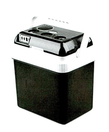 Bärbar elektrisk apparat i form av en termoelektrisk kylbox, enligt uppgift avsedd för kylning och uppvärmning av drycker och mat. Kylboxen utgörs bland annat av ett plasthölje med handtag och rymmer upp till 24 liter. Kylboxen är utrustad med ett så kallat Peltier-system som gör att den kan kyla ned till ca 15 °C kyligare än omgivningstemperaturen och värma upp till ca 50-65 °C.  Apparaten är konstruerad för att anslutas med elkabel till uttag på 12V och 230V. Varan har måtten 404x297x435 mm och väger 4,4 kg.